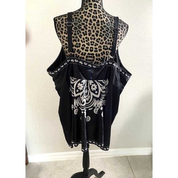 BloomChic NWT Bandana Paisley Swimsuit Plus Size 30 One Piece Black White Swim - Picture 3 of 4